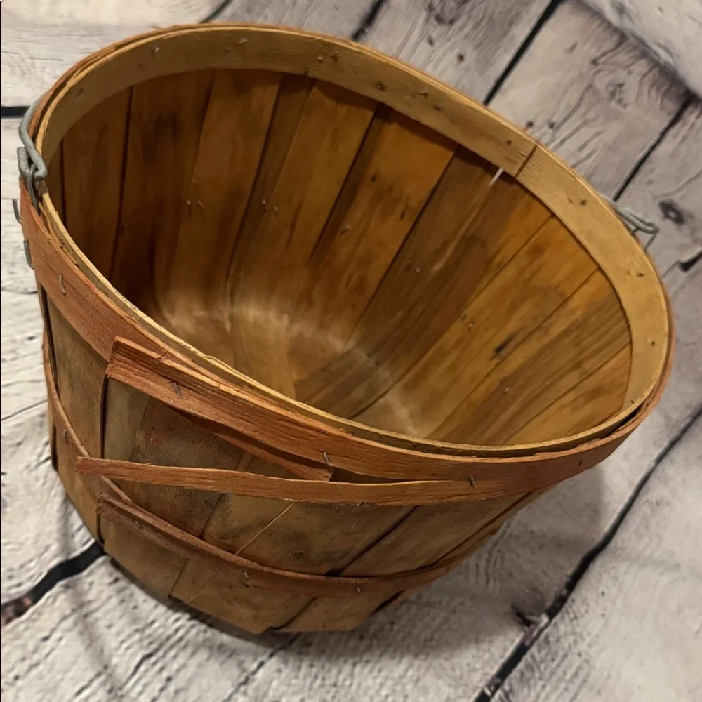 Vintage Farmhouse Rustic Fruit Basket Wooden & Metal handle